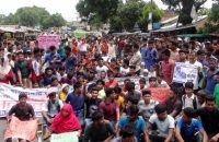 উজিরপুরে স্কুল ছাত্রকে ডেকে নিয়ে হত্যা \ আসামিদের গ্রেপ্তারের দাবিতে বিক্ষোভ ও মহাসড়ক অবরোধ