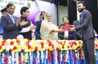 প্রধানমন্ত্রীর কাছ থেকে শ্রেষ্ঠ সনদ গ্রহন করায় উজিরপুর সহকারী কমিশনারকে (ভূমি) সংবর্ধনা