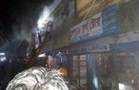 গৌরনদী বন্দরে ভাই ভাই মার্কেটে আগুন, কোটি টাকার ক্ষয়ক্ষতি