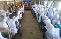 আগৈলঝাড়ায় ইভটিজিং ও মাদককে না   বলতে শিক্ষার্থীদের শপথ