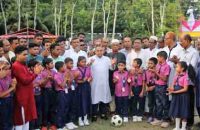 আগৈলঝাড়ায় শহীদ আব্দুর রব সেরনিয়াবাত   স্মৃতি ফুটবল টুর্নামেন্টের উদ্বোধন