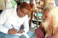 মুক্তিযুদ্ধের গল্প শোনান যুদ্ধাহত পঙ্গু মুক্তিযোদ্ধা আব্দুল খালেক