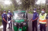 মহাসড়কে থ্রি হুইলার চলাচল বন্ধে গৌরনদী হাইওয়ে পুলিশের প্রচারনা