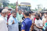 গৌরনদীতে দাবিকৃত চাদা না পেয়ে হামলার অভিযোগ, প্রতিবাদে দোকানপাট বন্ধ করে মহাসড়ক অবরোধ