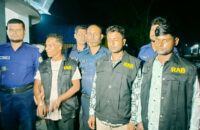 র‌্যাবের পোশাক পরে পরিচয় দিয়ে চাঁদা দাবির মামলায় তিন শ্রমিক দল গ্রেপ্তার
