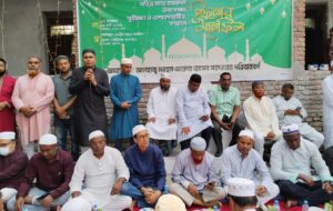 গৌরনদী পৌর বিএনপি নেতার উদ্যোগে বাবা-মায়ের  জন্য দোয়া ও ইফতার মাহফিল